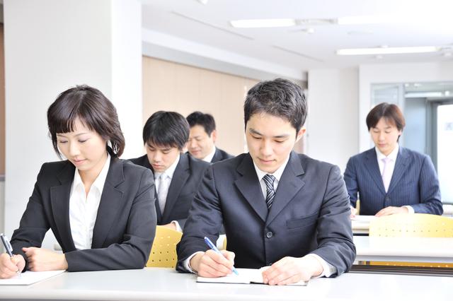 販売資格がライセンス化!?　業界新設「外貨建保険販売資格試験」